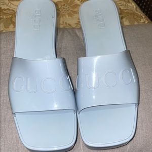 Womens rubber slide sandal with gucci logo